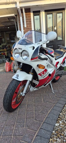 Yamaha fzr750r genesis - yamaha,