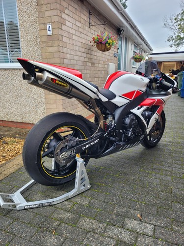 Yamaha - , r1