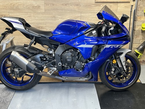Yamaha 2020 - r1,