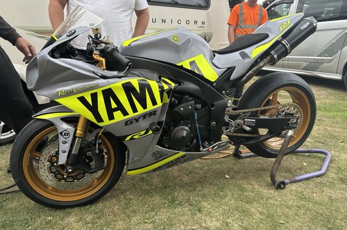 Yamaha big bang 2009 - r1,