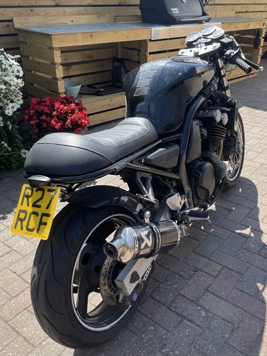 Yamaha fazer 600 cafe racer - 600,