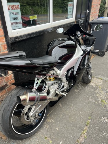 Yamaha yzf black - yzf-r1,