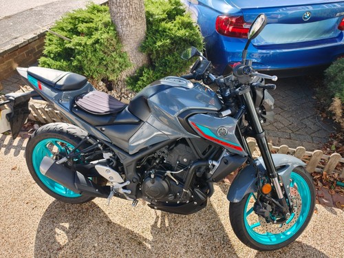 2022 yamaha cyan - mt-03,