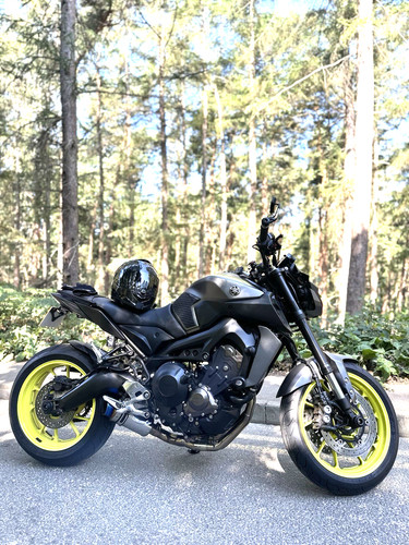Yamaha mt09 - yamaha,