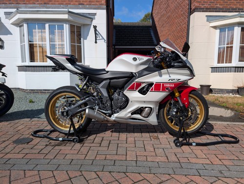 Yamaha 60th anniversary - r7, 1