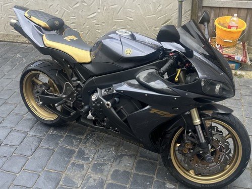 2004 yamaha - 2004, r1